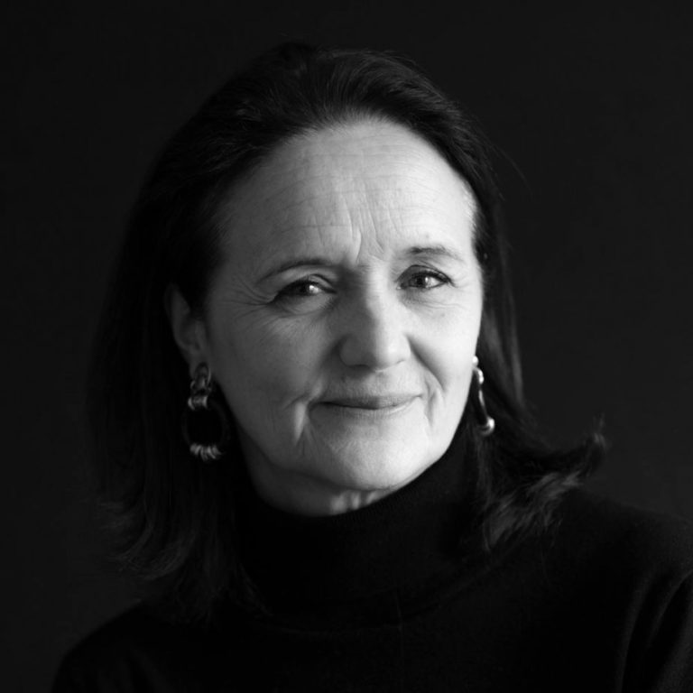 Anne Seibel, Chef décoratrice